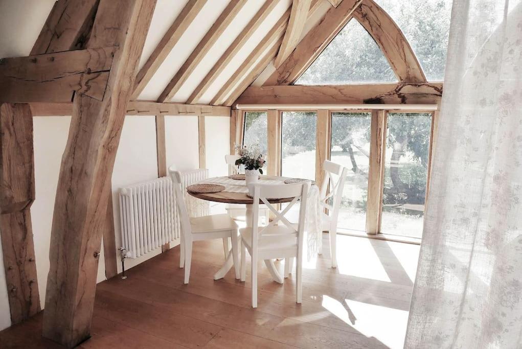 Acorn Barn * Crediton